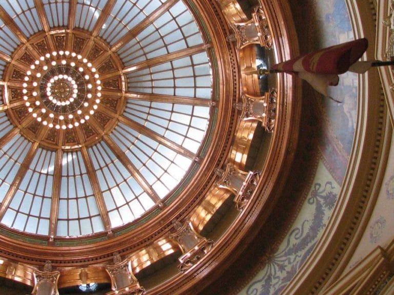 Lawmakers eye social worker shortage