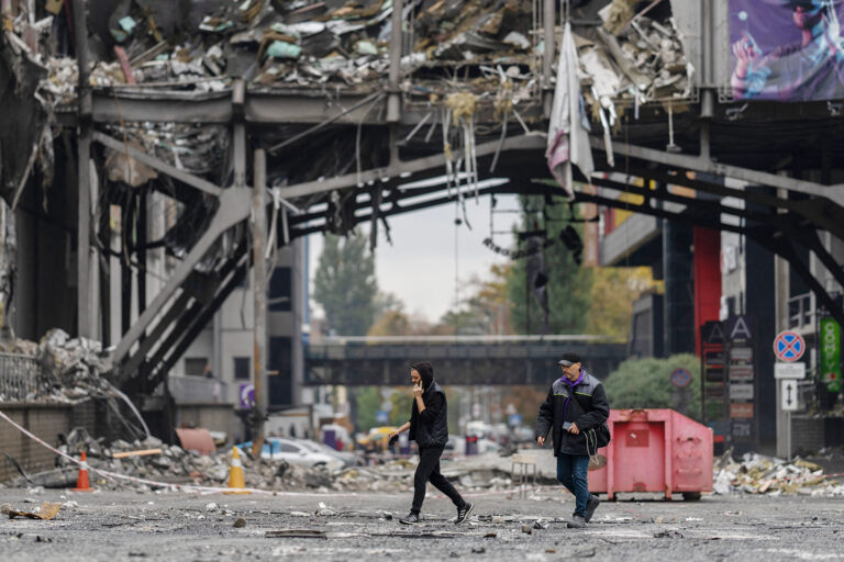 Russian aerial blitz kills 9